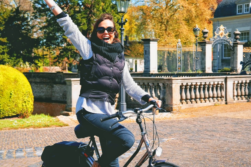Frankie Cycling in Netherlands