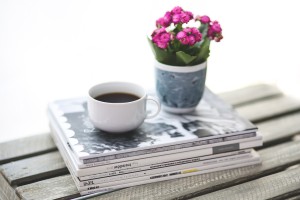 magazines-coffee-flowers