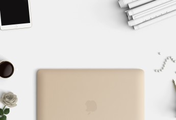 deskspace-macbook